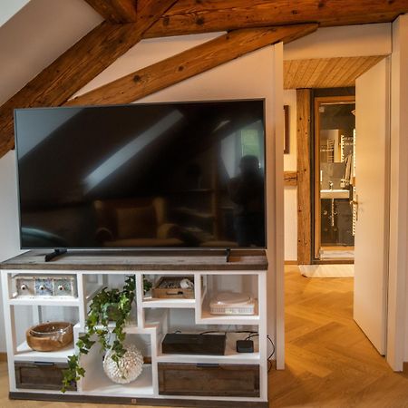 Moderne Altbauwohnung Im Zentrum Von Bern Mit Wellness Bagian luar foto