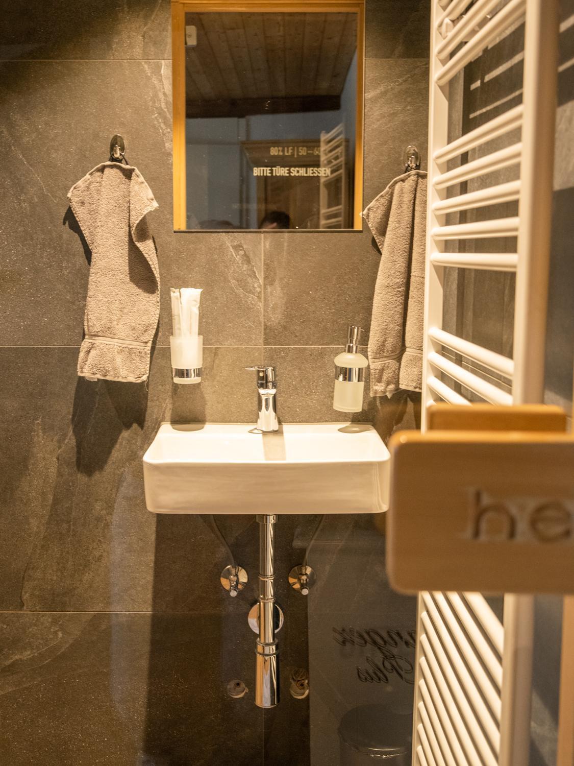 Moderne Altbauwohnung Im Zentrum Von Bern Mit Wellness Bagian luar foto